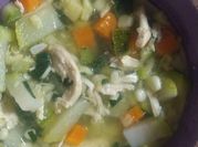 Una foto de sopa de chayote