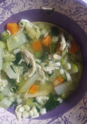 Una foto de Sopa de Verduras con Pollo