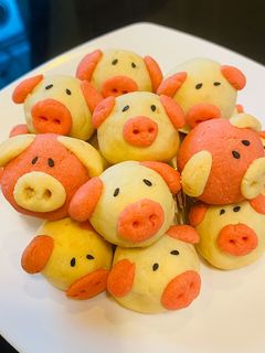 รูปของ คุกกี้หมูน้อยไส้สับปะรด 🐽