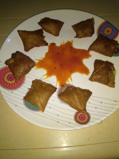 A picture of Bread samosa.