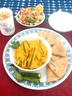 સરગવા નું લોટ વાળું શાક (Saragva Besan Lot Shak Recipe In Gujarati) રેસીપી મુખ્ય ફોટો