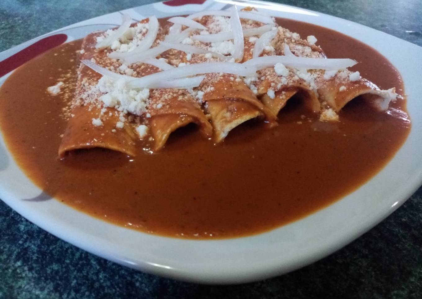 Enchiladas con mole rojo del istmo