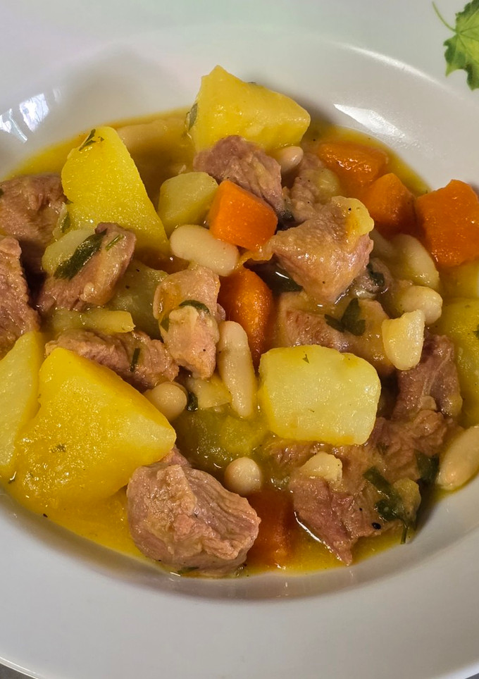 Una foto de Estofado de carne con judías