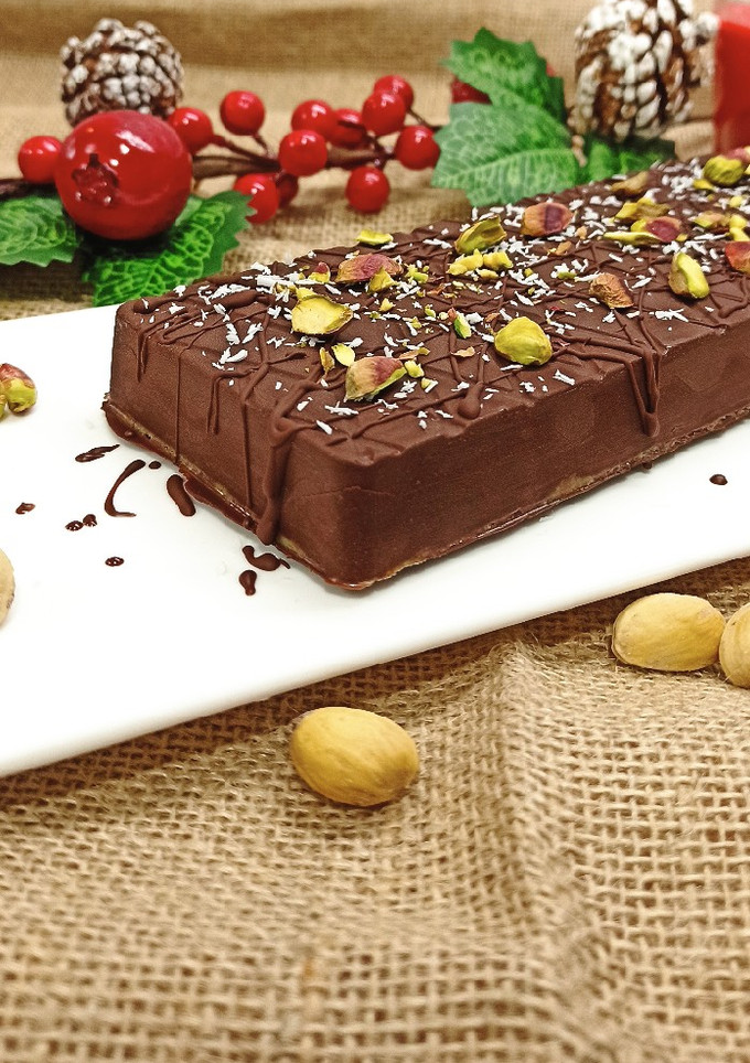 Una foto de Turrón de pistachos y coco 🍫 (Mambo Cecotec)