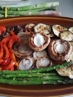 Una foto de Parrillada de verduras 🍆🥒🍄