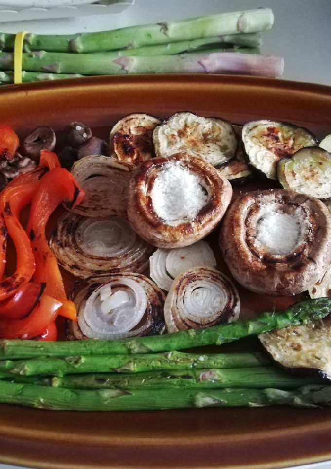 Una foto de Parrillada de verduras 🍆🥒🍄