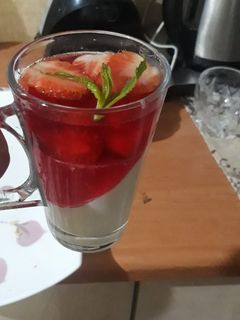 عکسی از دستور پاناکوتا و ژله توت فرنگی