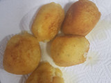 Bolas de patata rellenas de bacon y queso