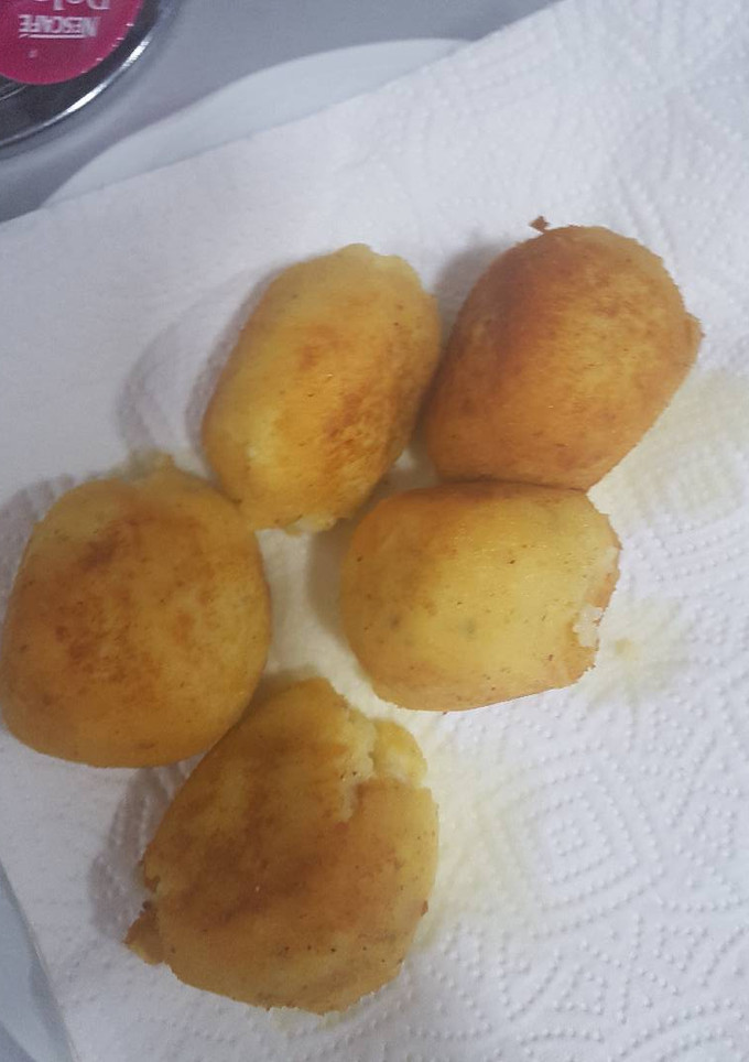 Una foto de Bolas de patata rellenas de bacon y queso
