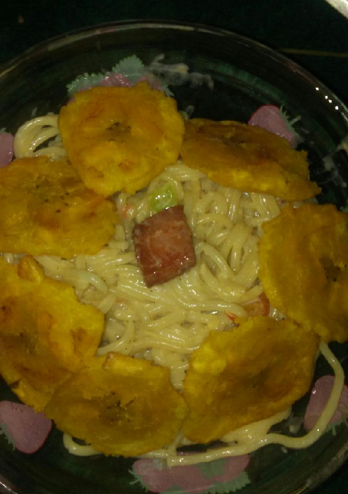 Una foto de Spaguettis con chuletas