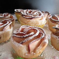 A picture of AMIEs Apple Cinnamon Roses.