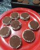 Mini alfajores light de algarroba y maicena