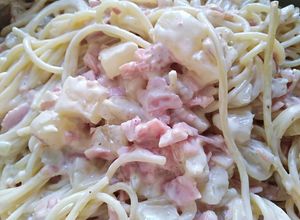 Una foto de Spaghetti hawaiano para Navidad y año nuevo