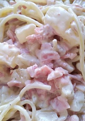 Una foto de Spaghetti hawaiano para Navidad y año nuevo
