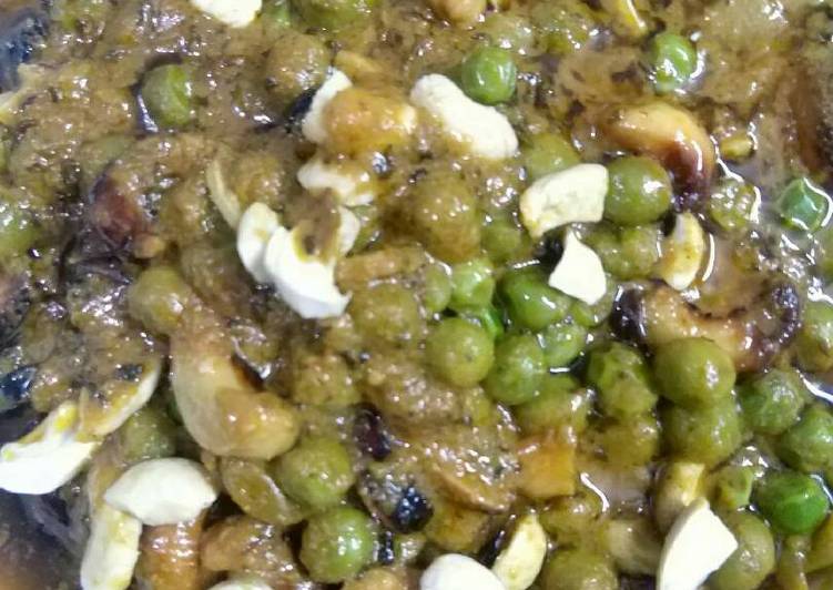 Tasty And Delicious of Peas cashews curry