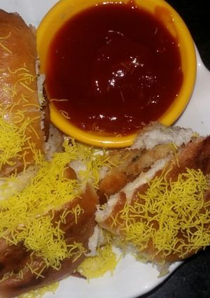 A picture of Indori pav patties.