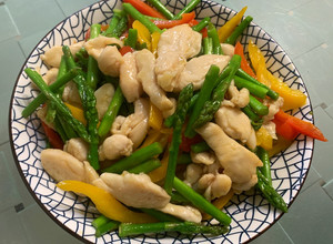 蘆筍彩椒炒雞柳 的食譜成品照片