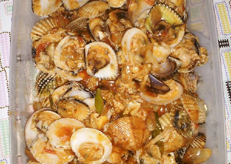 Bagaimana Menyiapkan Kerang Pedas Manis Saus Tiram, Bisa Manjain Lidah