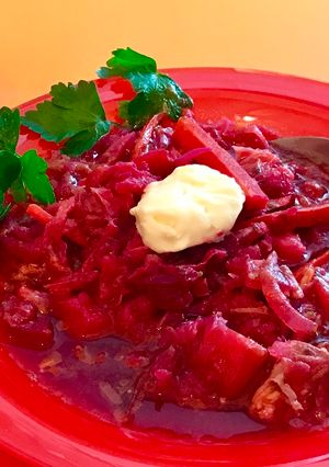 Una foto de Mi borsch de invierno, sopa caliente de remolacha para el frío