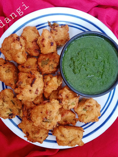 A picture of Moong Dal Bhajia.