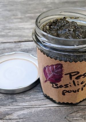 Une photo de Pesto de basilic (pourpre) recette facile