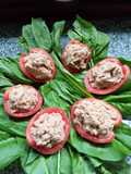 Tomates rellenos con crema de paté