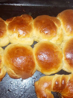 A picture of Scones/ bread rolls.