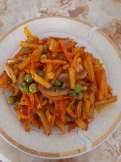 عکسی از دستور خوراک بی نظیر🥔🥕🍄🌽