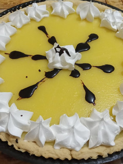 صورة لوصفة طورطة الليمون 🍋والكريمة الشونتيي