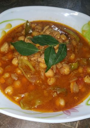 A picture of Murg choley.