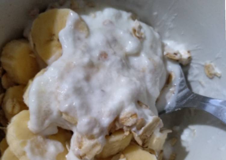 Yogurt, plátano y avena