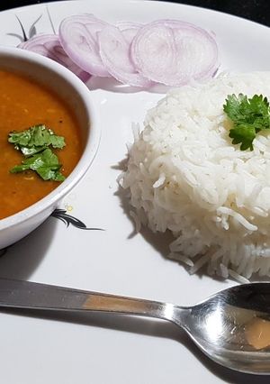 A picture of Arhar Daal with Rice.