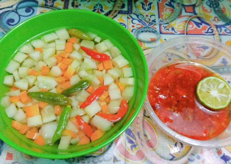 Acar dan Sambal Teman Sate