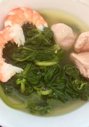 Hình của món Canh mồng tơi với tôm sú và giò sống.