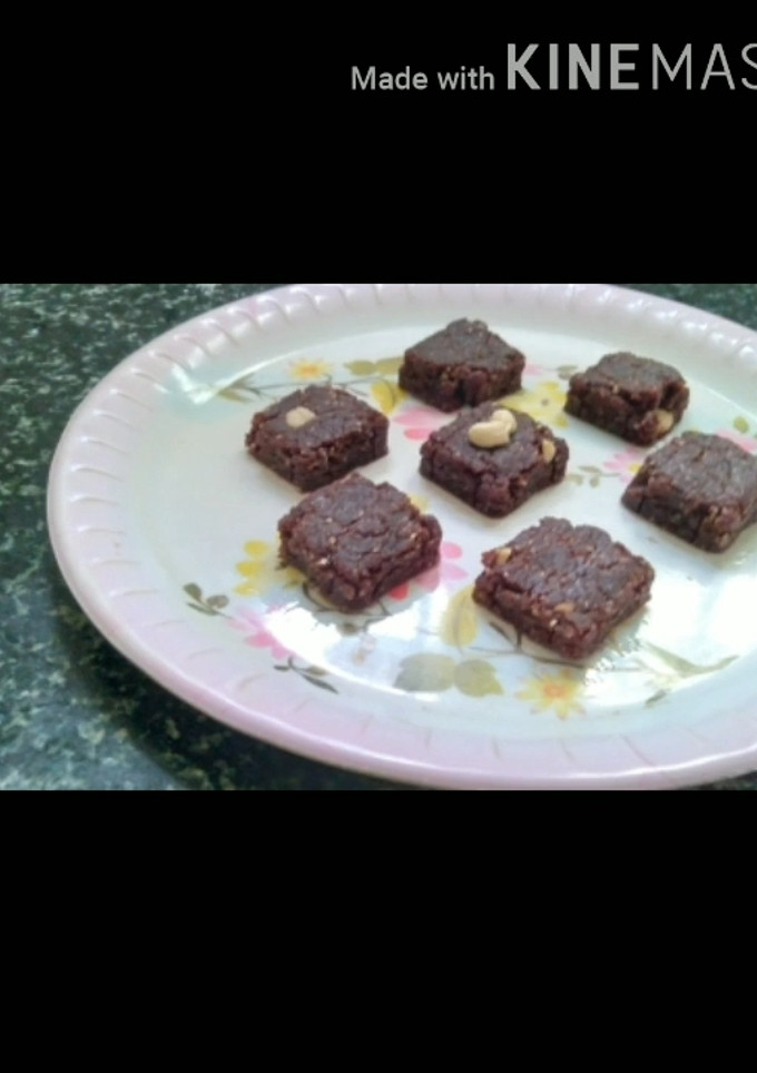 கொக்கோ நட்ஸ் பேடா (Coco nuts peda recipe in tamil) செய்முறை முக்கிய புகைப்படம்