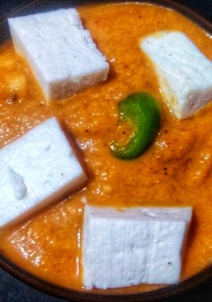 A picture of Shahi paneer.