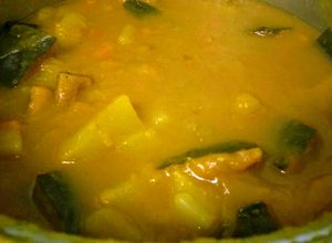 Foto de Sopa de legumes com curry