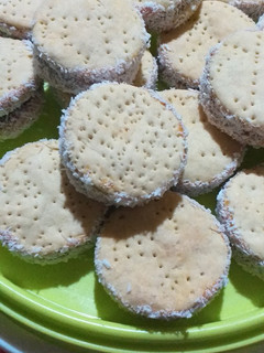Una foto de Alfajores chilenos
