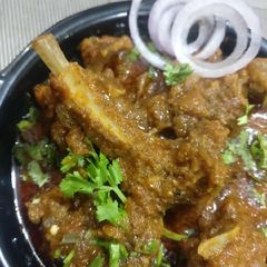 A picture of Khada masala mutton.