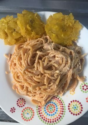 Una foto de Espaguetis con atún