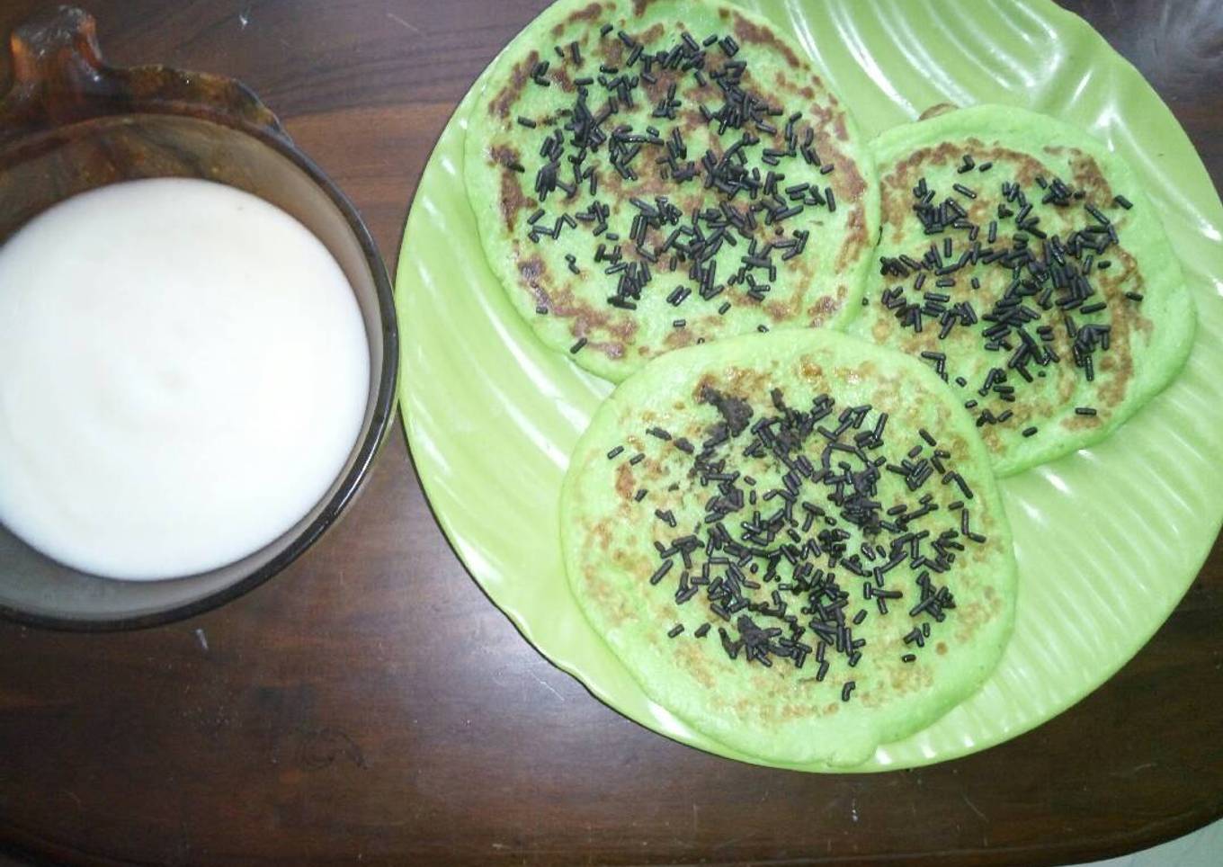 Serabi tape saus putih