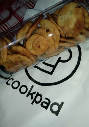 A picture of Homemade papri.