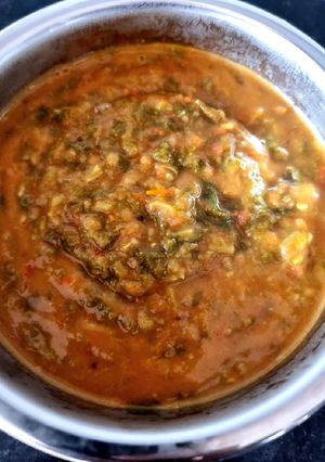 A picture of Dal palak (Thotakura pappu).