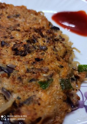 ম্যাগি ওমলেট (maggi omlet recipe in bangali) রেসিপির প্রধান ছবি