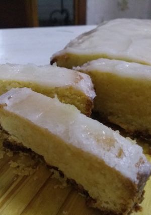 Una foto de Brownie de Limón 🍋🍋🍋