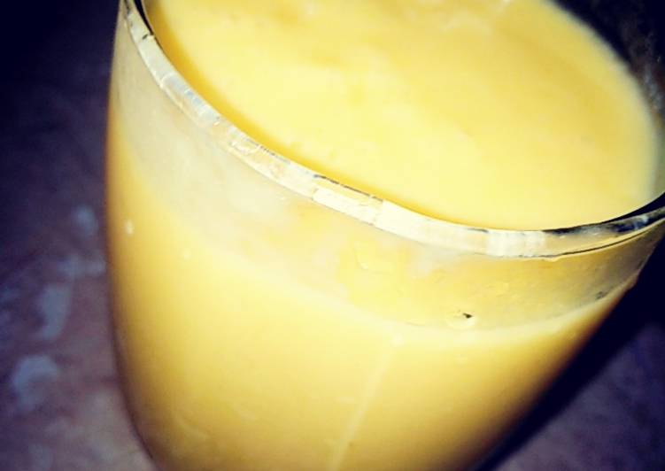 Recipe of Homemade Creamy mango smoothiee(without cream)