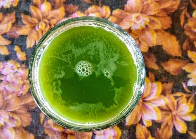 Apple,Palak, Cucumber juice