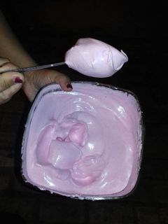 Una foto de Merengue con gelatina de freza