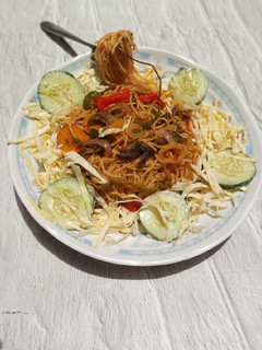 A picture of Fried veggies spaghetti.