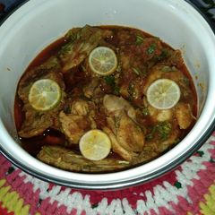 A picture of Black pepper chicken curry.
